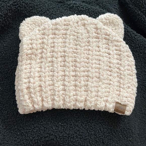 Roots Other - Roots toque can fit a child or an adult